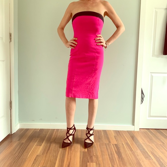 Express Dresses & Skirts - Express hot pink and black strapless dress